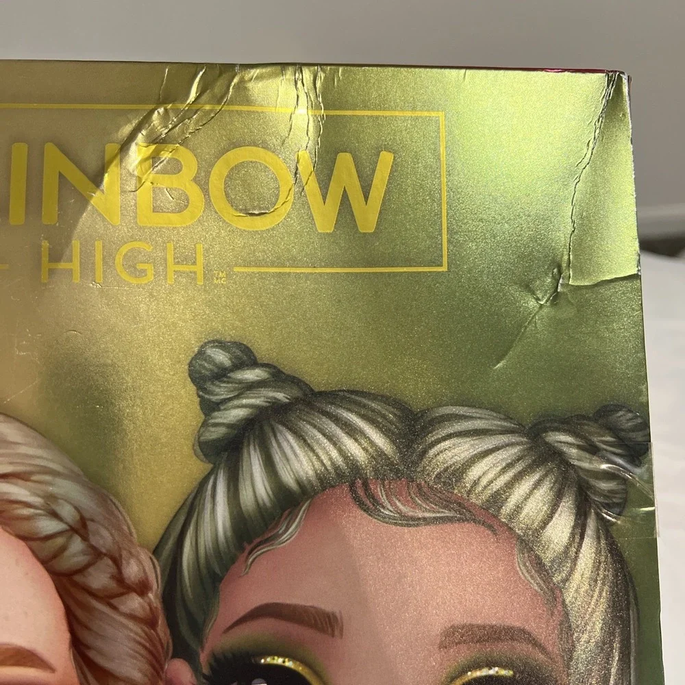 Rainbow High Victoria Whitman Fashion Doll Freckles 2022 With Accessories NIB